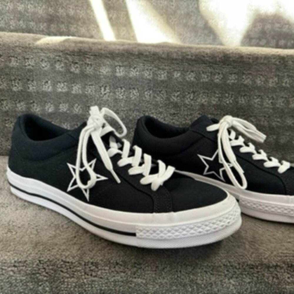 Converse One Star Size 9 BRAND NEW